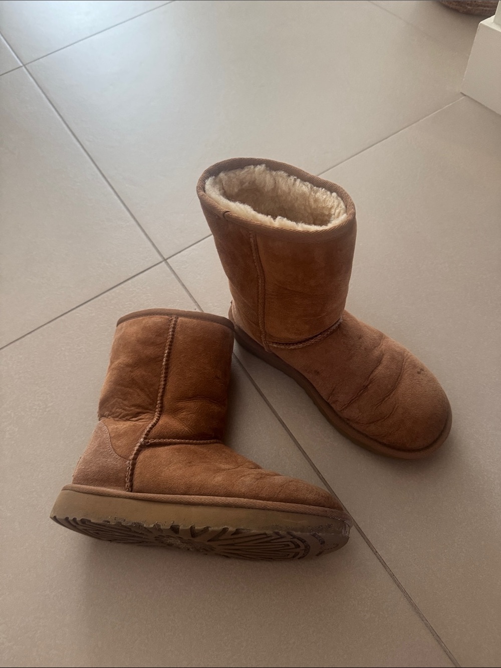 UGG Chestnut Kids Shearling-Lined Classic Short Boots